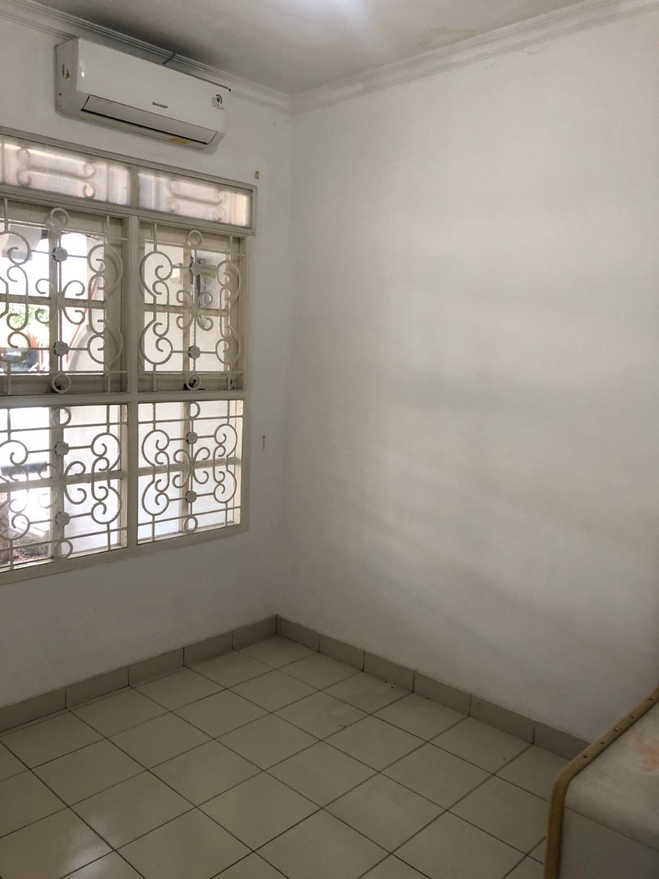 Rumah dijual di Picadily Lippo Cikarang